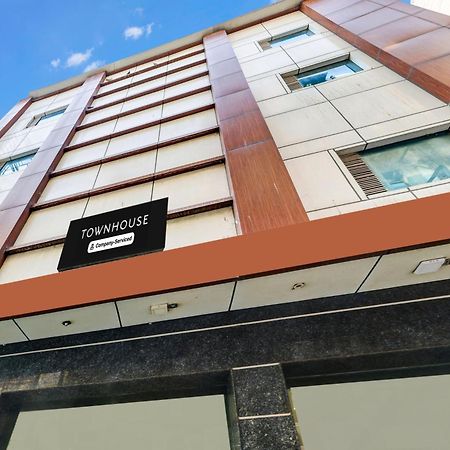Super Townhouse Arakashan Road Paharganj Formerly Mohan International Нью-Делі Екстер'єр фото